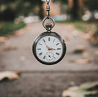 Uhr symbolisiert Langlebigkeit von Regenschirmen als Werbeartikel Uhr symbolisiert Langlebigkeit von Regenschirmen als Werbeartikel