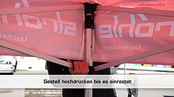 Zelt Schieber nach oben drücken